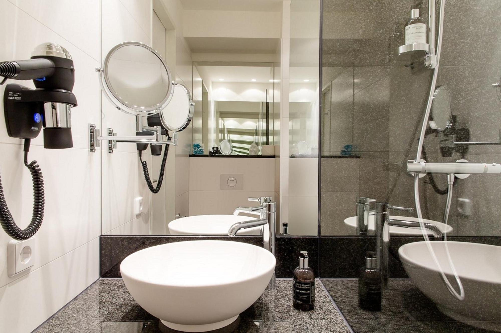 Motel One Koeln-Neumarkt Zewnętrze zdjęcie